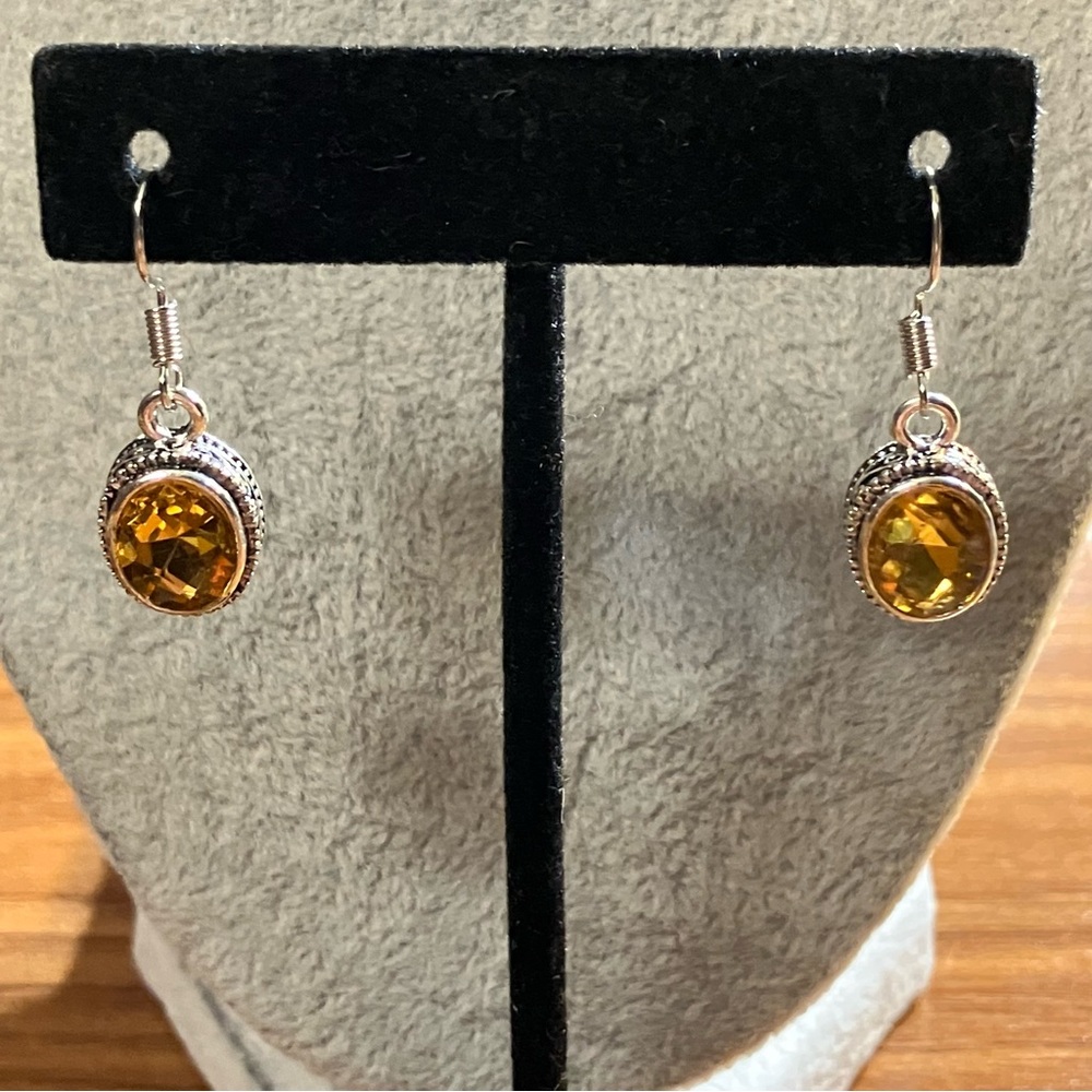 Citrine Colored Yellow Glass Dangle Drop Oval Silver Tone Earrings Cameo Set
